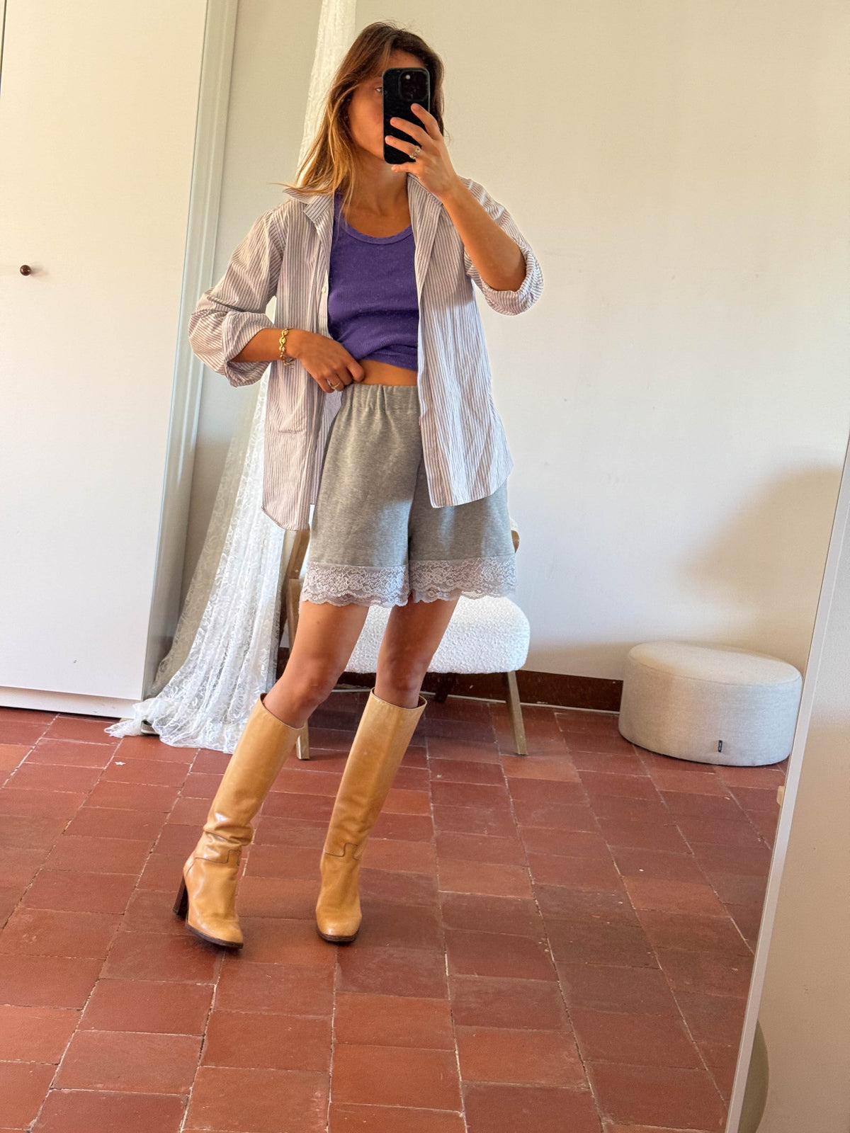 DELPHINE SHORT GREY LACE