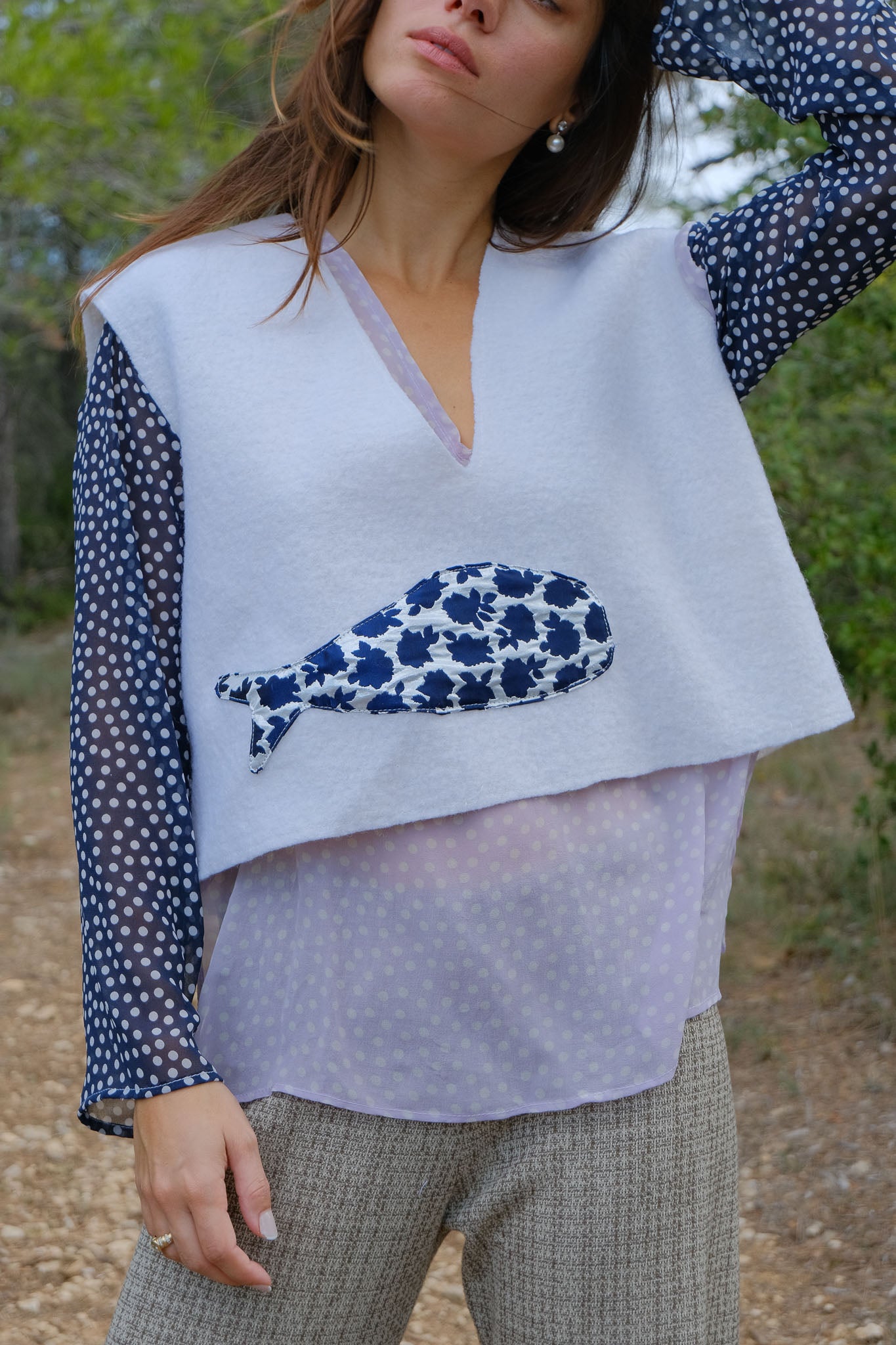 LILA WOOL VEST WHALE