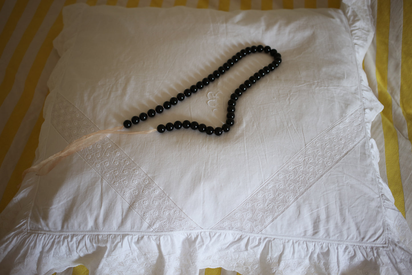 ONYX LONG BLACK NECKLACE
