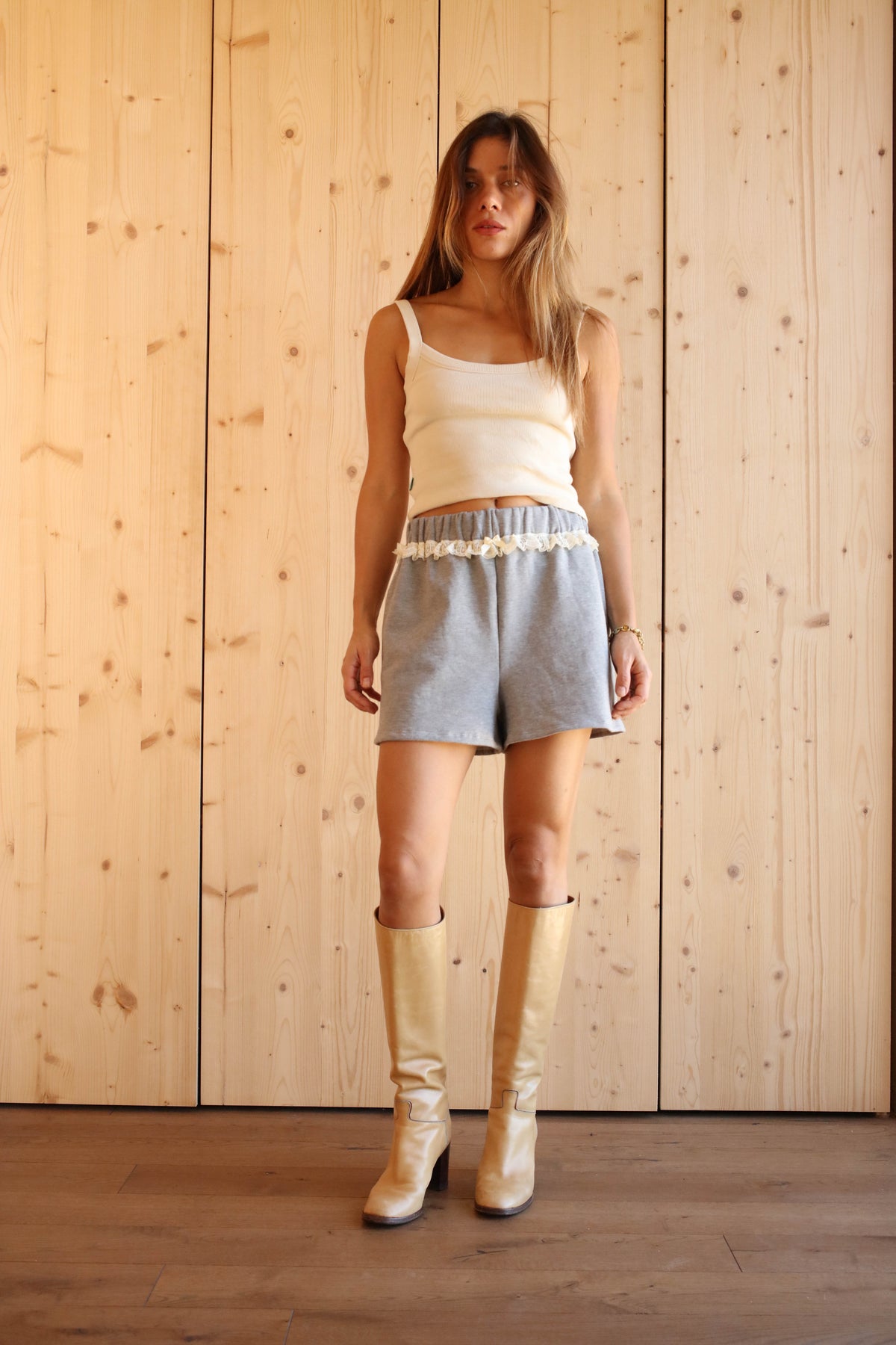 DAPHNEE SHORT WHITE LACE
