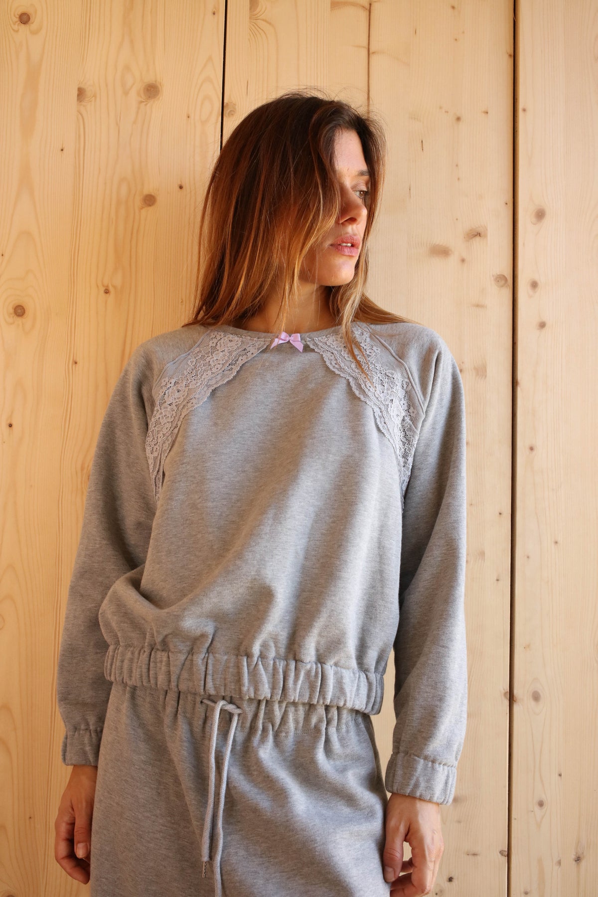 CARLA SWEAT GREY LACE