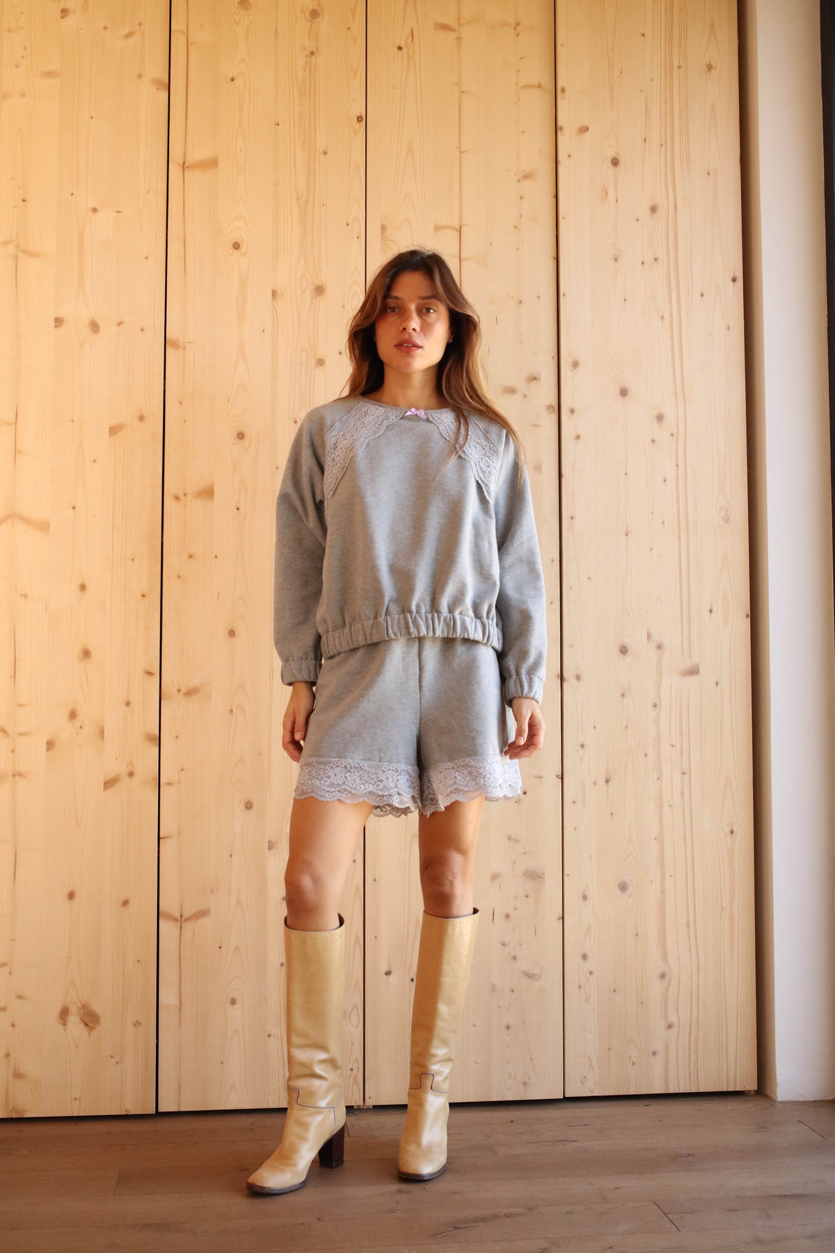 CARLA SWEAT GREY LACE