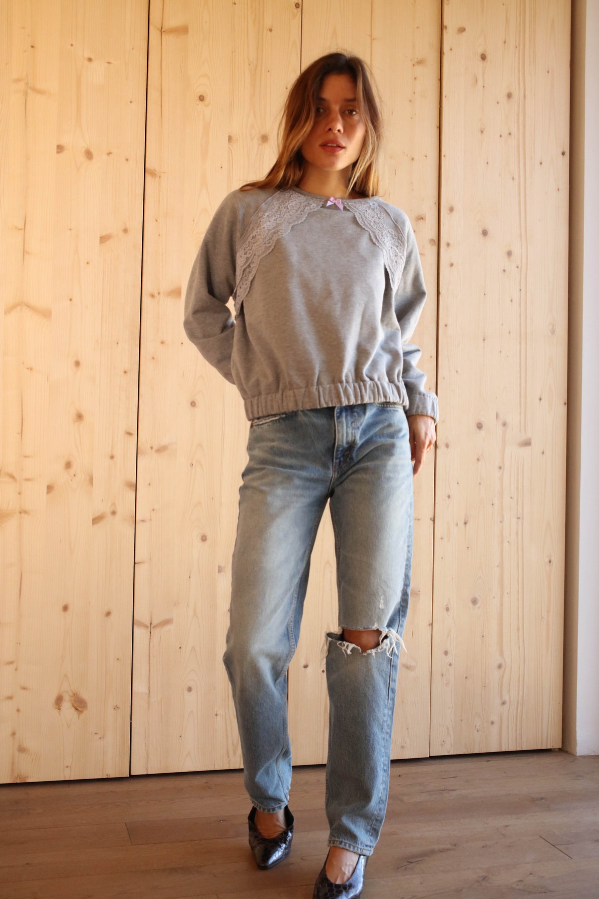 CARLA SWEAT GREY LACE